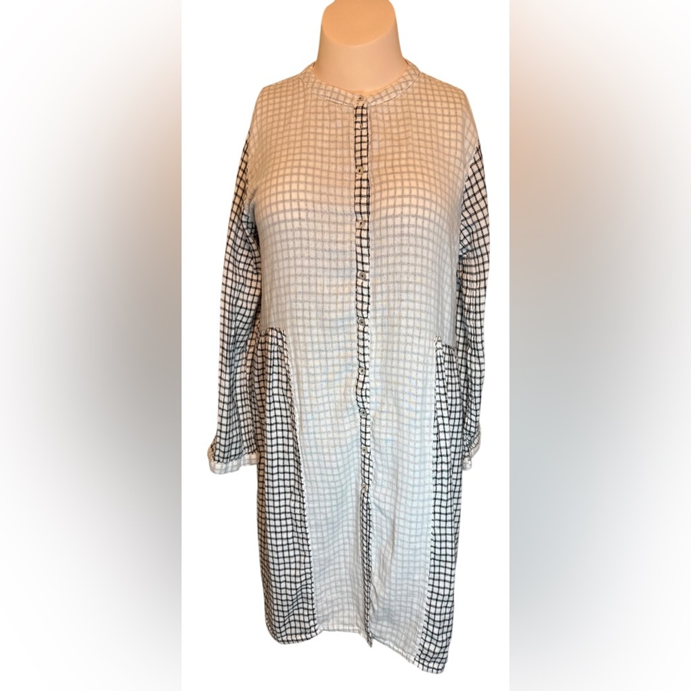 Embellish Long Sleeve Check Tunic. Size L or XL 🖤